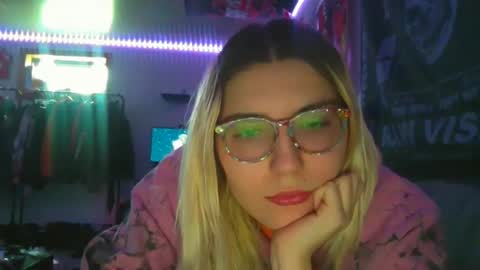 Selene online show from February 2025 08:57:01 PM