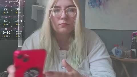 Snapshot of selenebaby chatting on April 2026 03:31:02 PM Selene online show from April 2026 03:31:02 PM