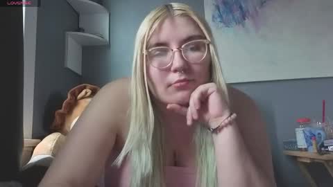 Snapshot of selenebaby chatting on April 2026 10:07:02 PM Selene online show from April 2026 10:07:02 PM