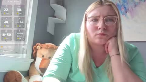 Snapshot of selenebaby chatting on April 2026 04:08:01 PM Selene online show from April 2026 04:08:01 PM
