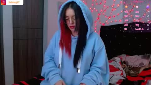 Selene G  online show from December 2025 08:34:01 AM