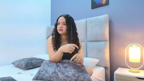 selenevalois online show from June 2026 01:42:02 PM