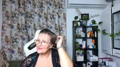 Snapshot of selenna57 chatting on December 2024 02:10:02 AM Selenna online show from December 2024 02:10:02 AM