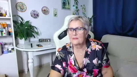 Snapshot of selenna57 chatting on December 2025 06:14:03 PM Selenna online show from December 2025 06:14:03 PM