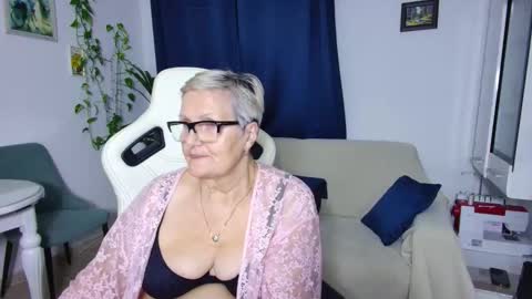 Snapshot of selenna57 chatting on December 2025 07:53:02 PM Selenna online show from December 2025 07:53:02 PM