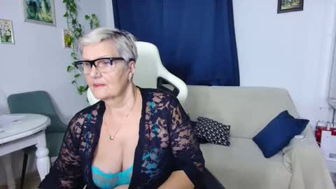 Snapshot of selenna57 chatting on December 2025 07:29:02 PM Selenna online show from December 2025 07:29:02 PM