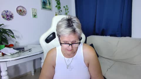 Snapshot of selenna57 chatting on January 2026 06:21:02 PM Selenna online show from January 2026 06:21:02 PM