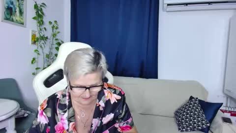 Snapshot of selenna57 chatting on January 2026 06:57:02 PM Selenna online show from January 2026 06:57:02 PM