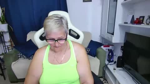 Selenna online show from May 2026 06:16:02 PM