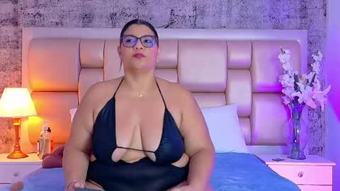 Selenna Cooper online show from April 2026 11:37:01 AM