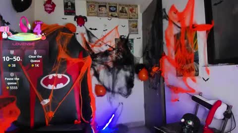 Snapshot of selina_kyl3 chatting on October 2025 04:05:02 AM Selinna Kyle online show from October 2025 04:05:02 AM