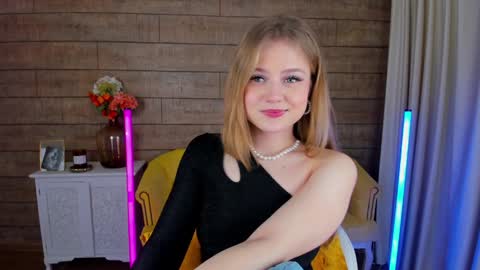 SelinSwarovski online show from February 2025 08:24:01 PM