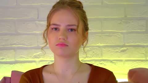 SelinSwarovski online show from February 2026 05:00:02 PM