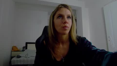 sellena_angel online show from November 2025 10:03:01 AM