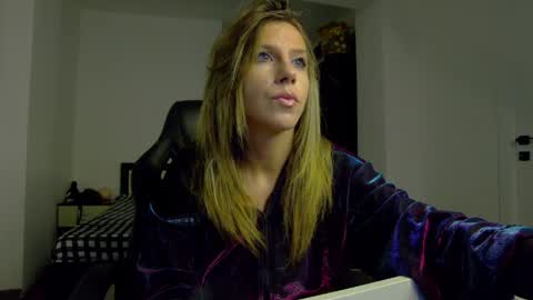 Snapshot of sellena_angel chatting on May 2026 02:00:01 PM sellena_angel online show from May 2026 02:00:01 PM