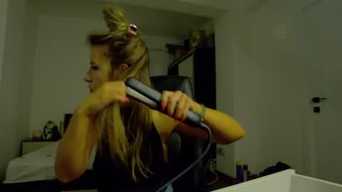 sellena_angel online show from June 2026 01:09:02 PM