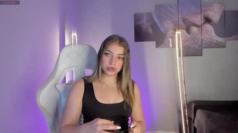 Selyn online show from December 2024 12:33:02 PM