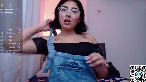 Snapshot of sensual_flame chatting on December 2024 01:58:02 AM Camille and sophie online show from December 2024 01:58:02 AM