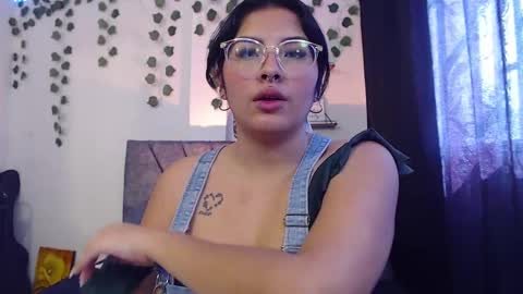 Snapshot of sensual_flame chatting on February 2025 07:30:02 PM Camille and sophie online show from February 2025 07:30:02 PM