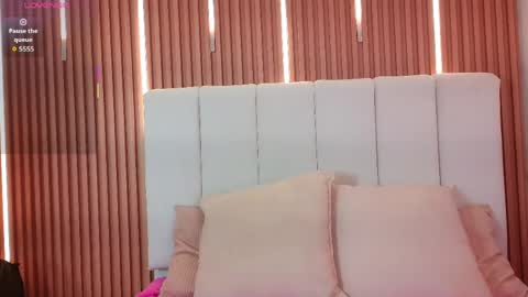 Sensual Kim77 online show from May 2026 12:43:02 PM