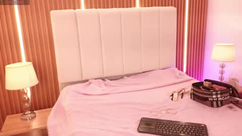 Sensual Kim77 online show from June 2026 12:33:01 PM