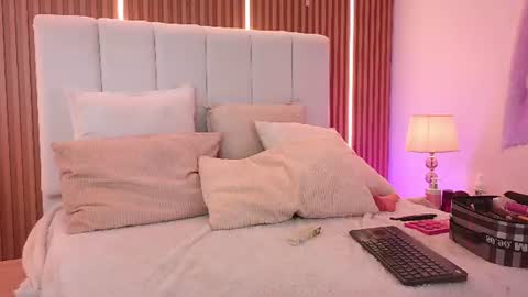 Sensual Kim77 online show from June 2026 02:03:01 AM