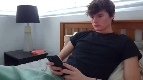 Snapshot of sensualalien chatting on January 2025 08:48:02 PM Cam online show from January 2025 08:48:02 PM