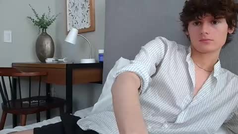 Snapshot of sensualalien chatting on March 2025 09:31:02 PM Cam online show from March 2025 09:31:02 PM