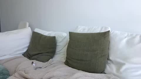 Snapshot of sensualalien chatting on September 2025 06:24:02 PM Cam online show from September 2025 06:24:02 PM