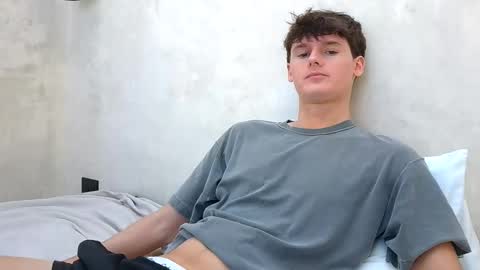 Snapshot of sensualalien chatting on October 2025 07:00:01 PM Cam online show from October 2025 07:00:01 PM