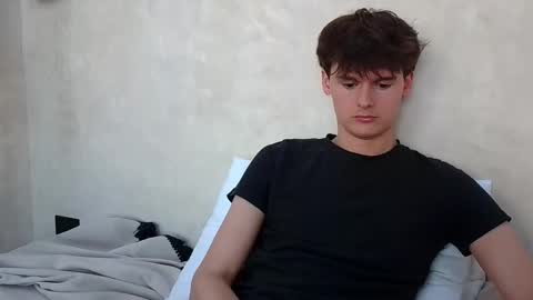 Snapshot of sensualalien chatting on October 2025 09:37:02 PM Cam online show from October 2025 09:37:02 PM