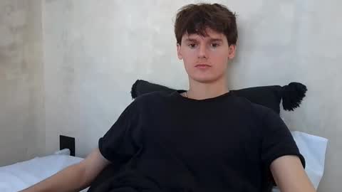 Snapshot of sensualalien chatting on October 2025 07:03:01 PM Cam online show from October 2025 07:03:01 PM