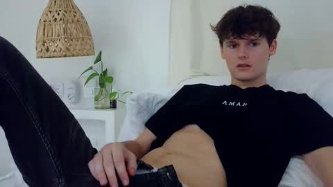 Cam online show from May 2026 12:39:01 AM