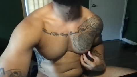 Snapshot of sensualbates chatting on November 2025 07:03:02 PM SensualBates online show from November 2025 07:03:02 PM