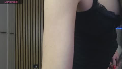 Hallie online show from May 2026 01:51:02 PM