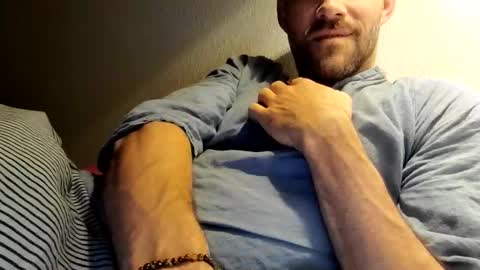 Snapshot of sensuasculine chatting on November 2025 11:26:01 PM Matt online show from November 2025 11:26:01 PM