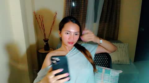 Snapshot of sensuous_rose chatting on February 2025 01:37:02 PM ROSE online show from February 2025 01:37:02 PM