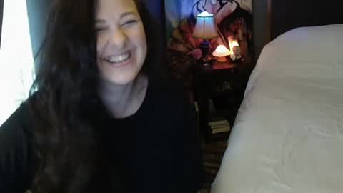 Tara online show from February 2025 01:33:01 PM