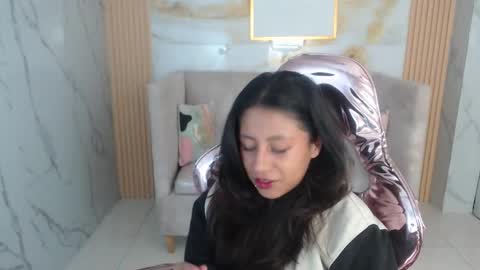 serabella_s online show from December 2025 01:17:02 PM