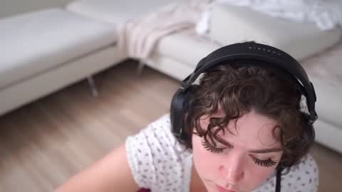 Snapshot of serareads chatting on September 2025 03:35:01 PM SeraReads online show from September 2025 03:35:01 PM