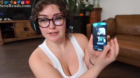 Snapshot of serareads chatting on November 2025 06:56:02 AM SeraReads online show from November 2025 06:56:02 AM