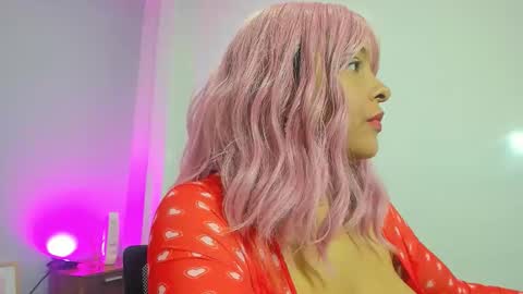 Snapshot of serena_15 chatting on November 2025 12:31:02 PM Serena online show from November 2025 12:31:02 PM