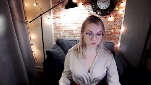 Snapshot of serena_johnsons chatting on February 2026 10:00:01 AM Serena online show from February 2026 10:00:01 AM