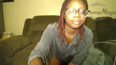 Snapshot of serena_maya chatting on January 2025 05:15:02 AM Serena Maya online show from January 2025 05:15:02 AM