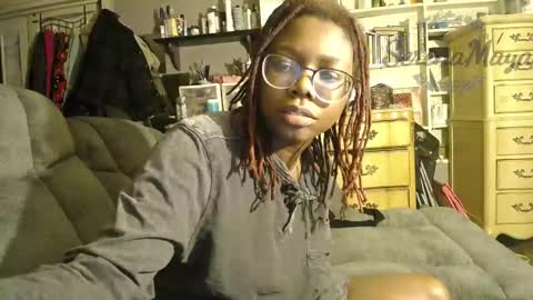 Snapshot of serena_maya chatting on January 2025 08:19:02 AM Serena Maya online show from January 2025 08:19:02 AM