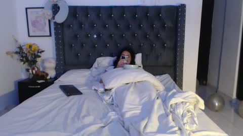 sararoussee online show from January 2025 04:36:02 AM