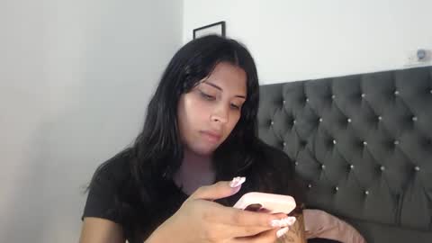 sararoussee online show from November 2025 02:10:01 AM