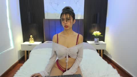 Snapshot of serene_waves chatting on December 2024 12:44:02 PM Serene online show from December 2024 12:44:02 PM