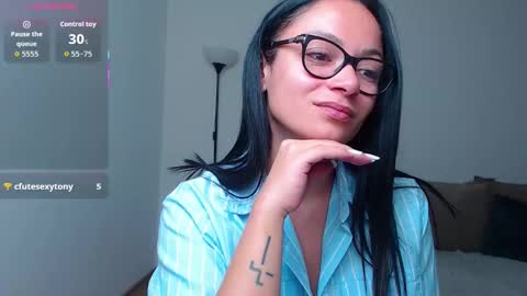 SereneSophi online show from November 2025 02:24:01 AM