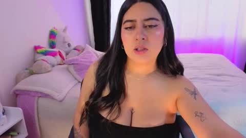 Snapshot of serenna_se chatting on February 2026 10:03:01 PM Serenna Cruz online show from February 2026 10:03:01 PM